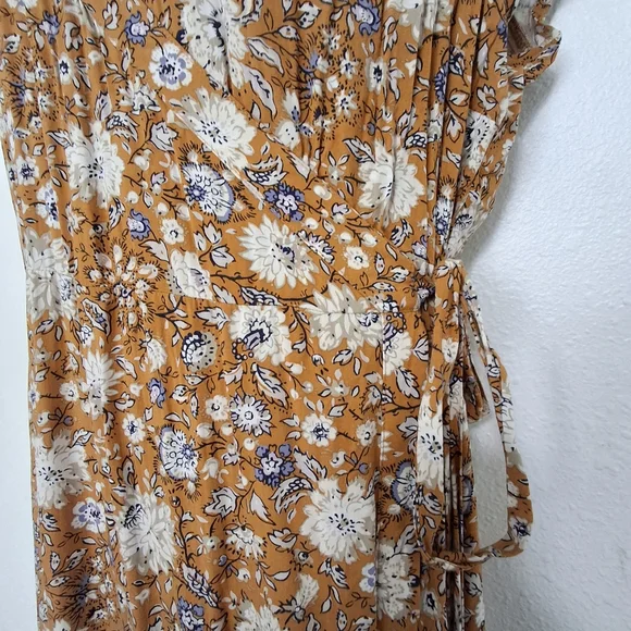 Old Navy Midi Wrap Dress Floral - Picture 9 of 12
